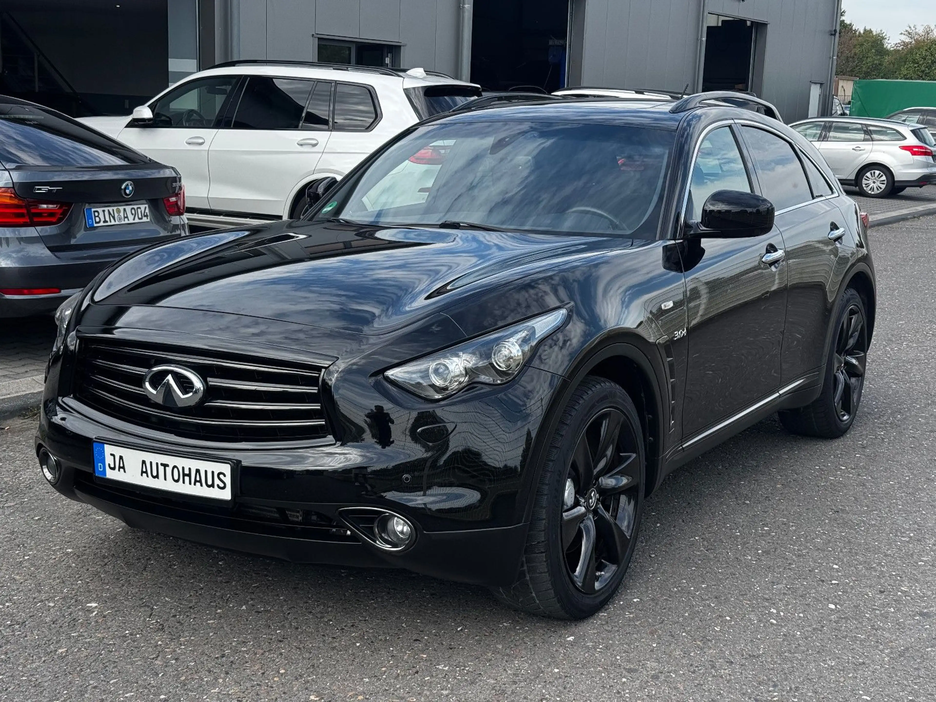 Infiniti QX70 S 3.0 d GT Premium Facelift Modell — photo 15