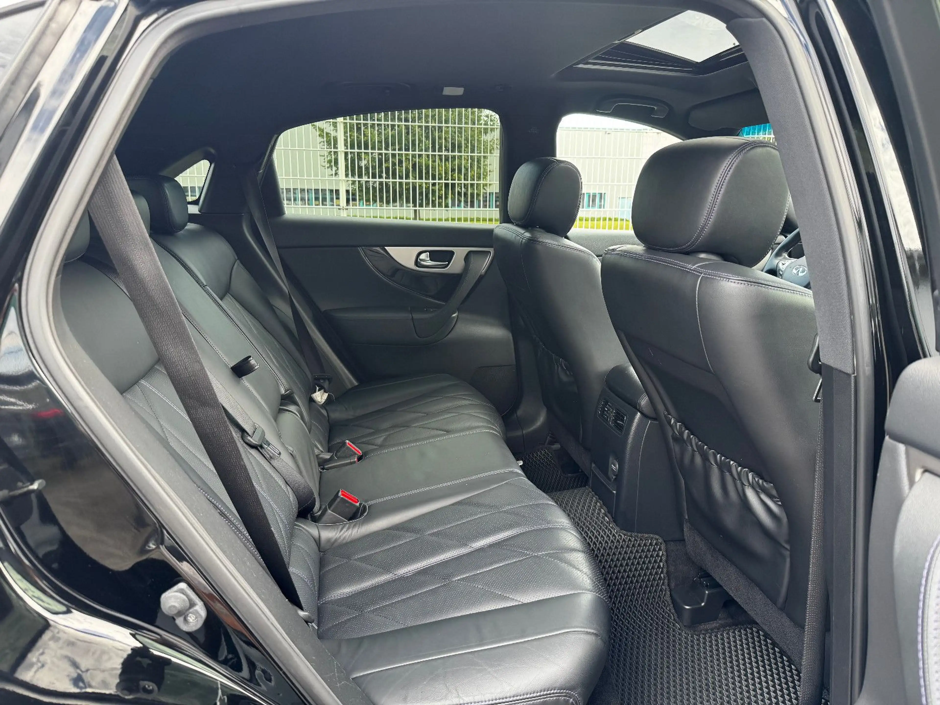 Infiniti QX70 S 3.0 d GT Premium Facelift Modell — photo 11