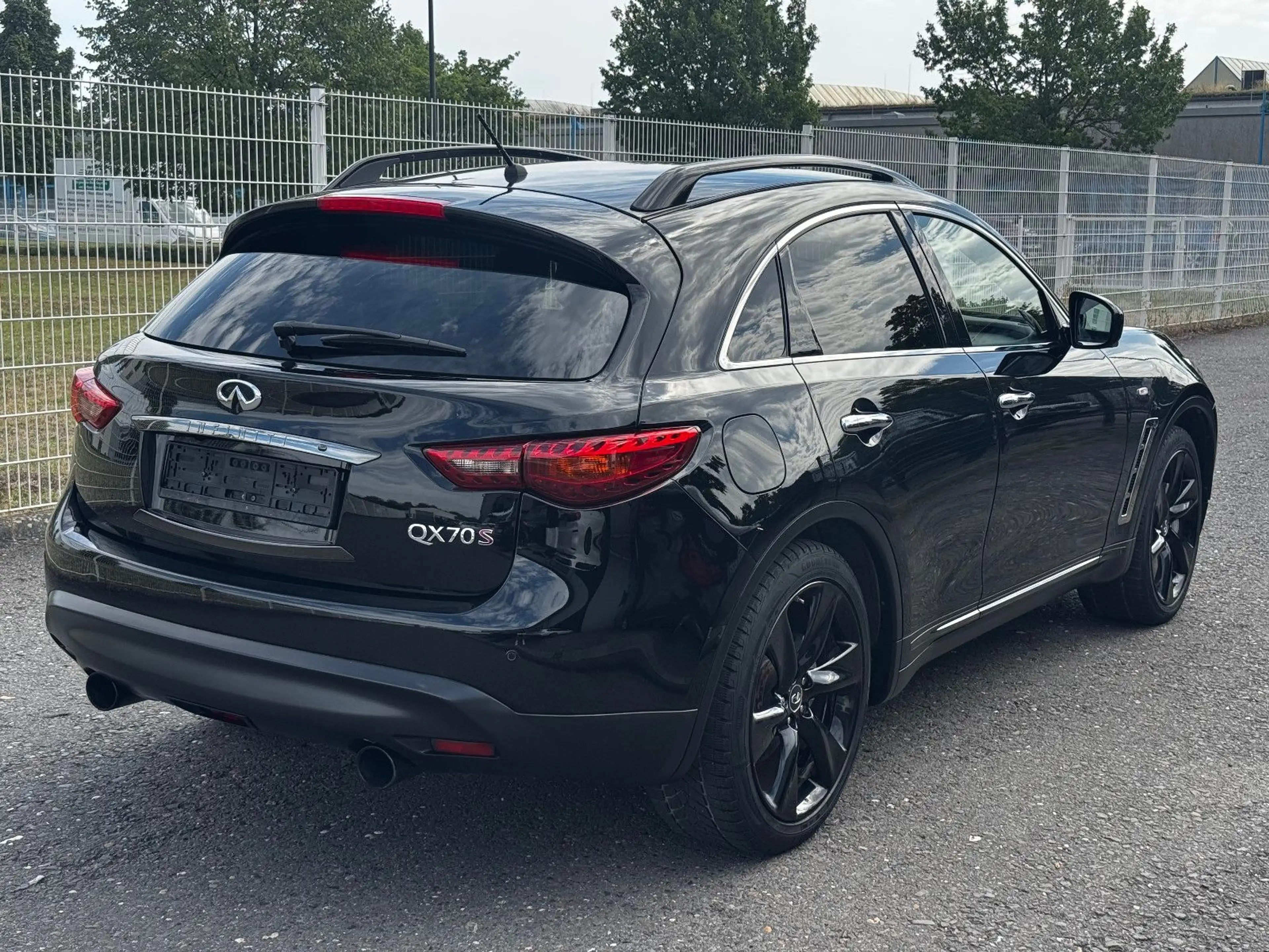 Infiniti QX70 S 3.0 d GT Premium Facelift Modell — photo 3