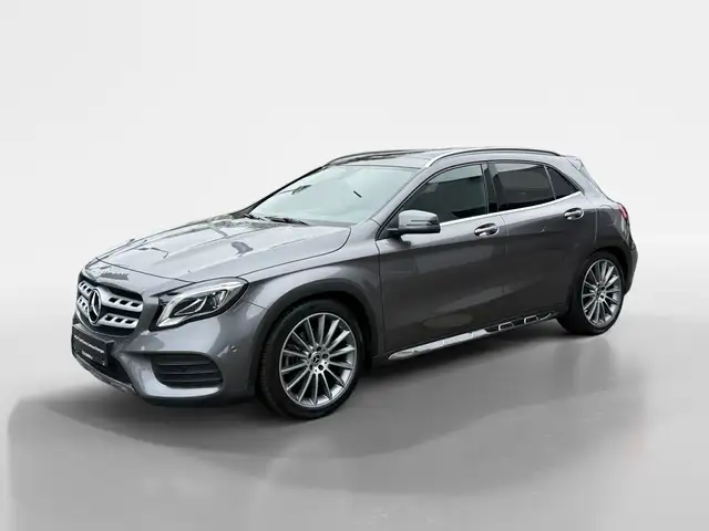 Mercedes-Benz Gla view 2