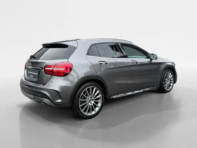 Mercedes-Benz Gla view 5