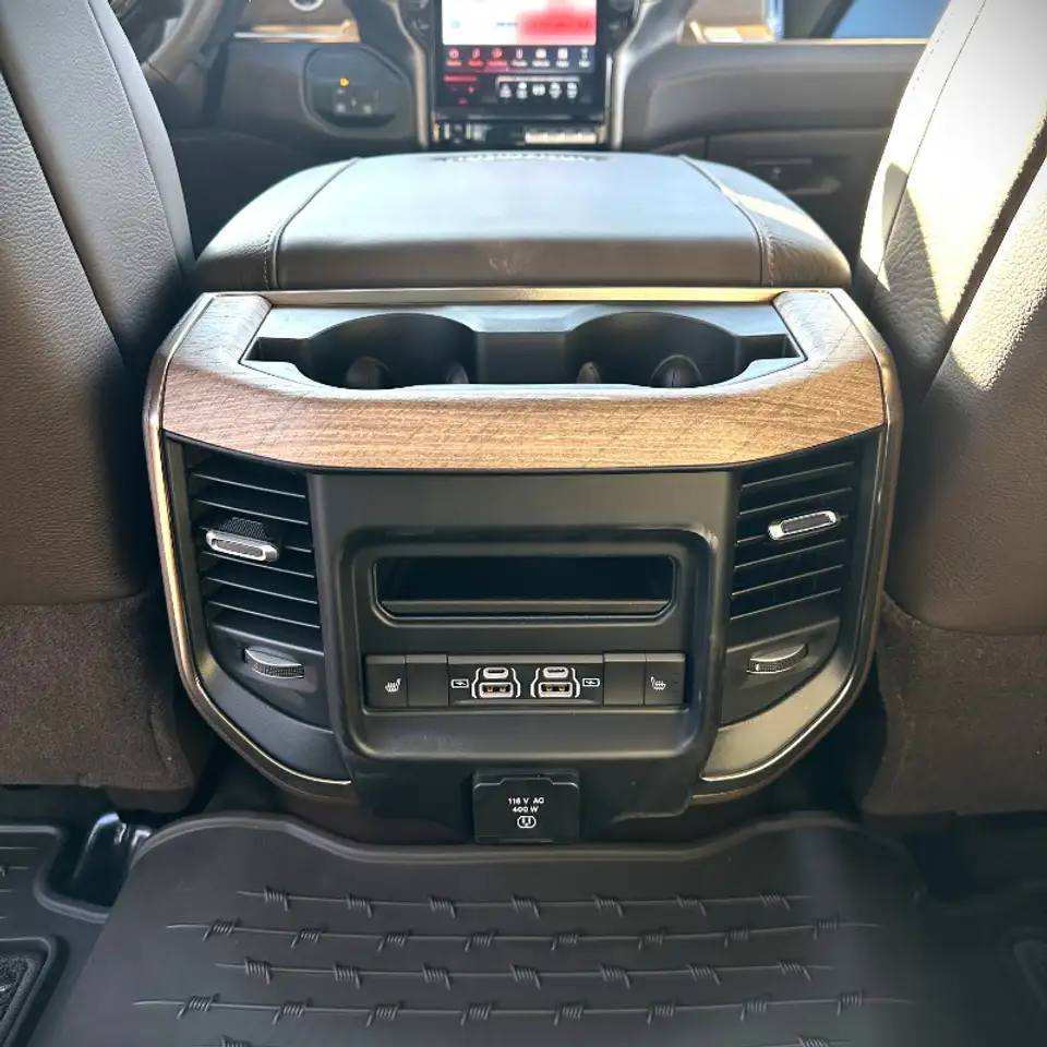 RAM 3500 снимка RAM 3500
