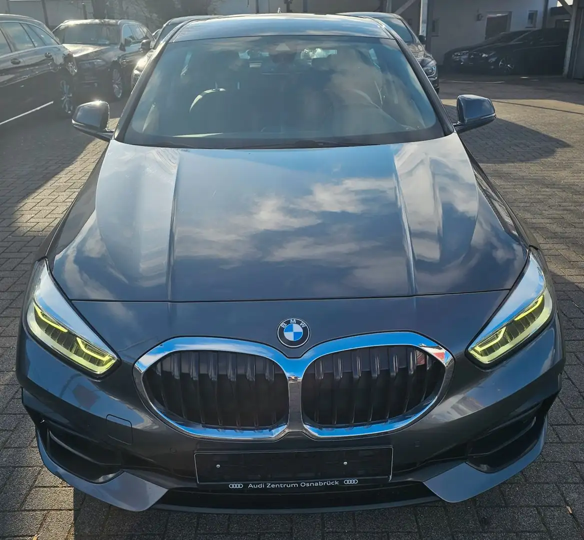 BMW 118 d Sport Line"Shadow-Line"Led"Business-Paket Grijs - 2