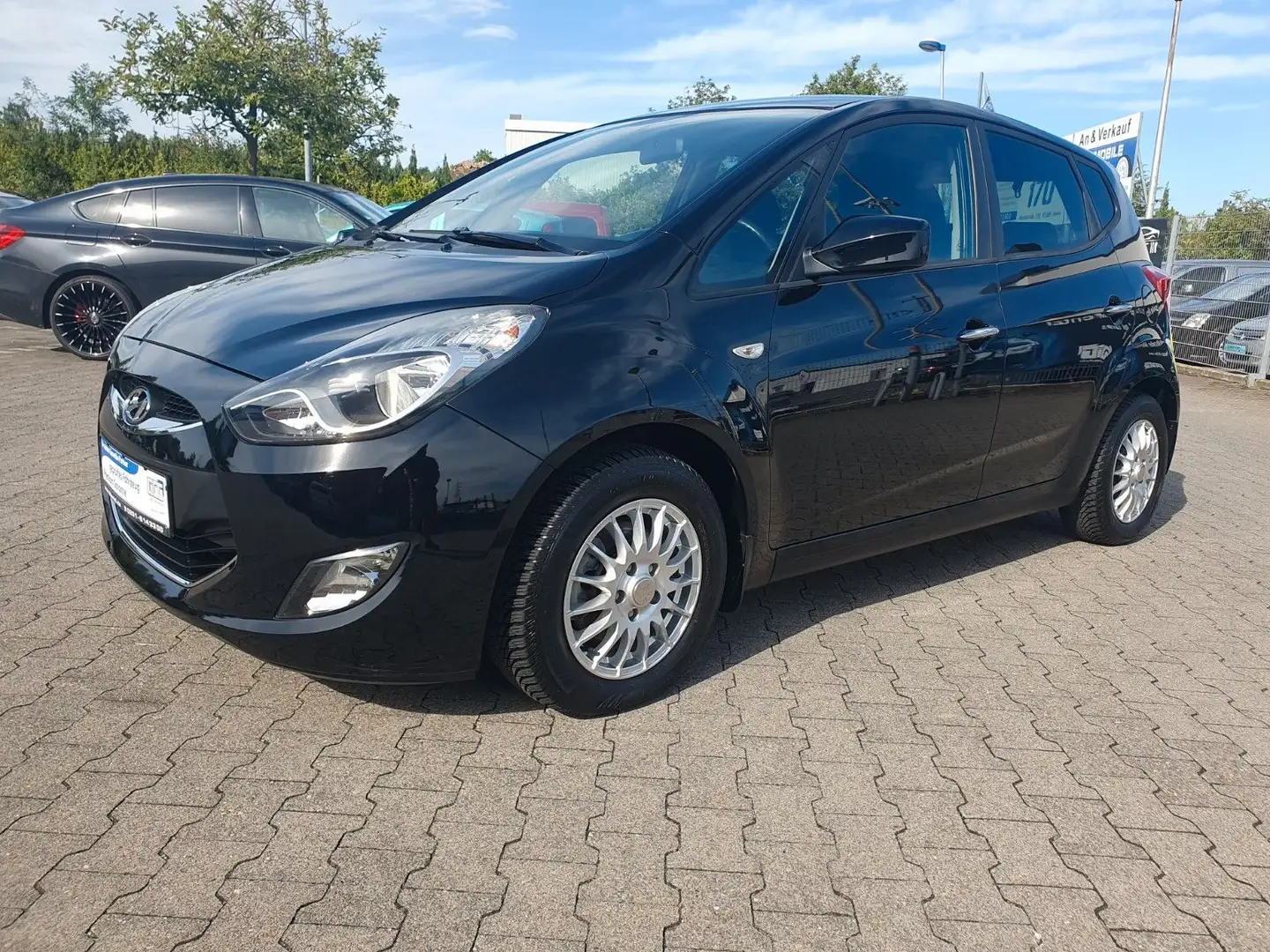 Hyundai iX20 1.6 Style Automatik GARANTIE KLIMATRONIC Schwarz - 1