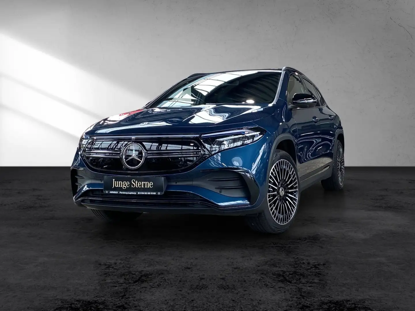 Mercedes-Benz EQA 350 EQA 350 4M AMG Line Night Distr. Burmester 360° Blau - 2
