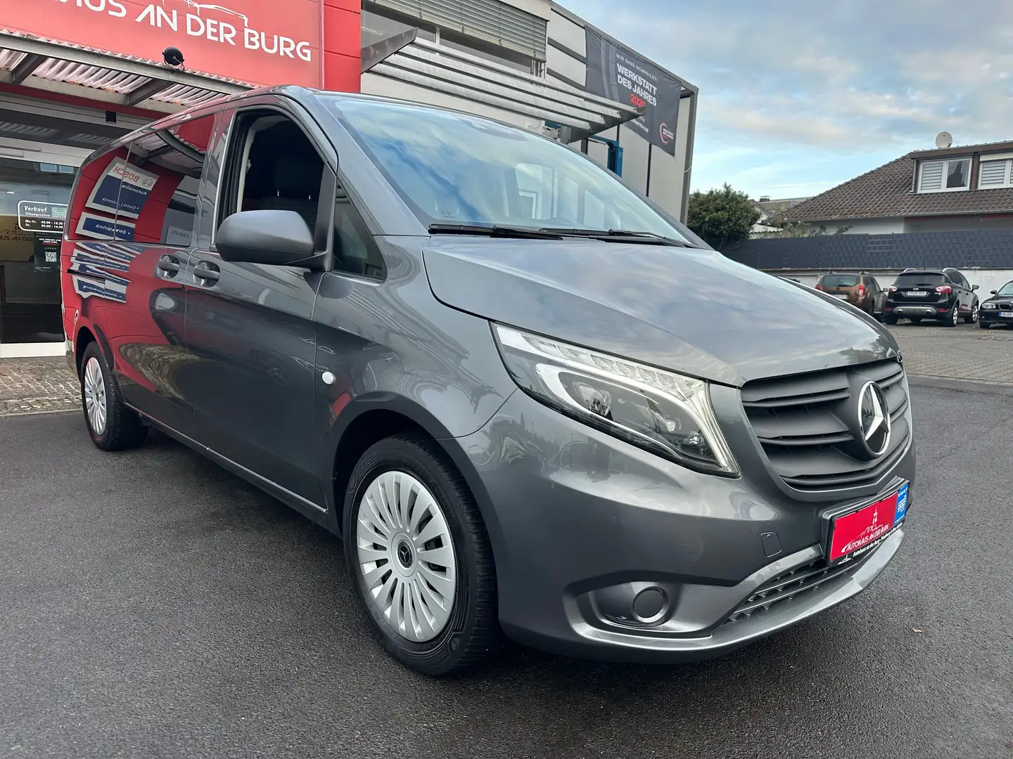 Mercedes-Benz Vito 119 lang Grau - 1