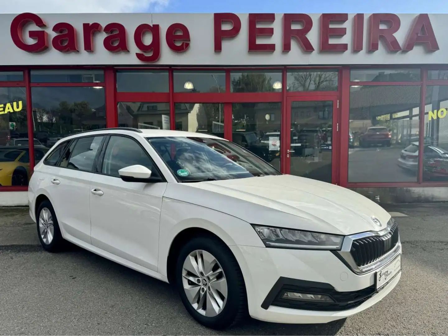 Skoda Octavia 2.0 TDI 116 COMBI AMBITION LED Blanc - 1