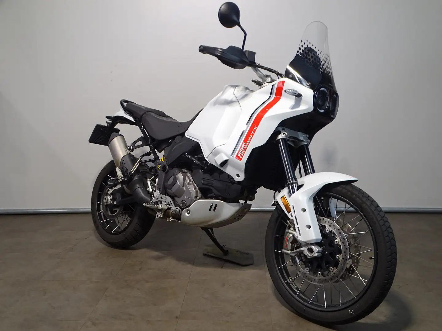 Ducati DesertX Wit - 2