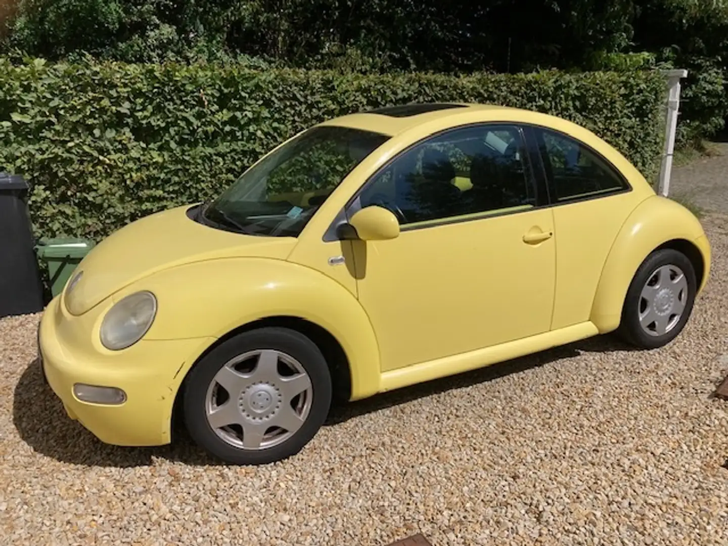 Volkswagen New Beetle 1.8 Turbo 20v Geel - 1