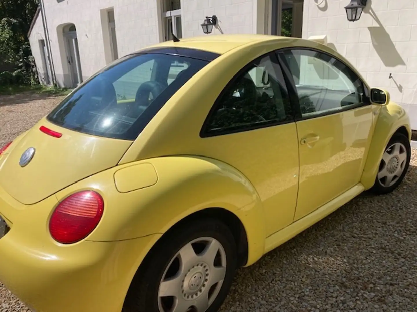Volkswagen New Beetle 1.8 Turbo 20v Geel - 2
