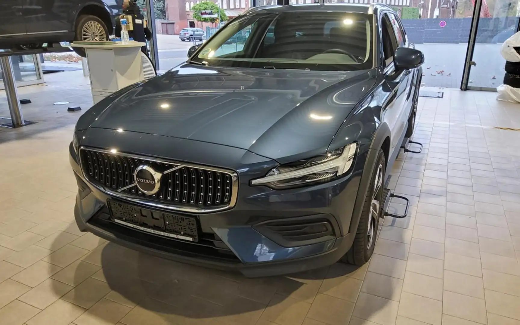 Volvo V60 Cross Country B4 AWD PLUS AHK+FAP+MET+ Azul - 2