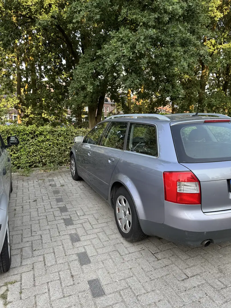 Audi A4 2.0 Pro Line MT Grijs - 2