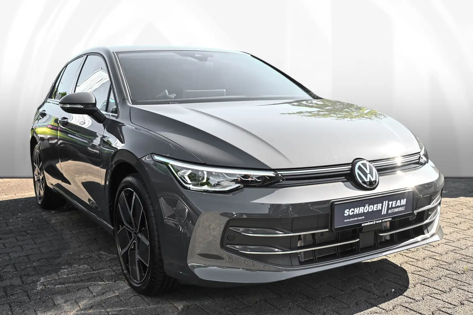 Volkswagen Golf VIII 1.5 TSI Style Gris - 2