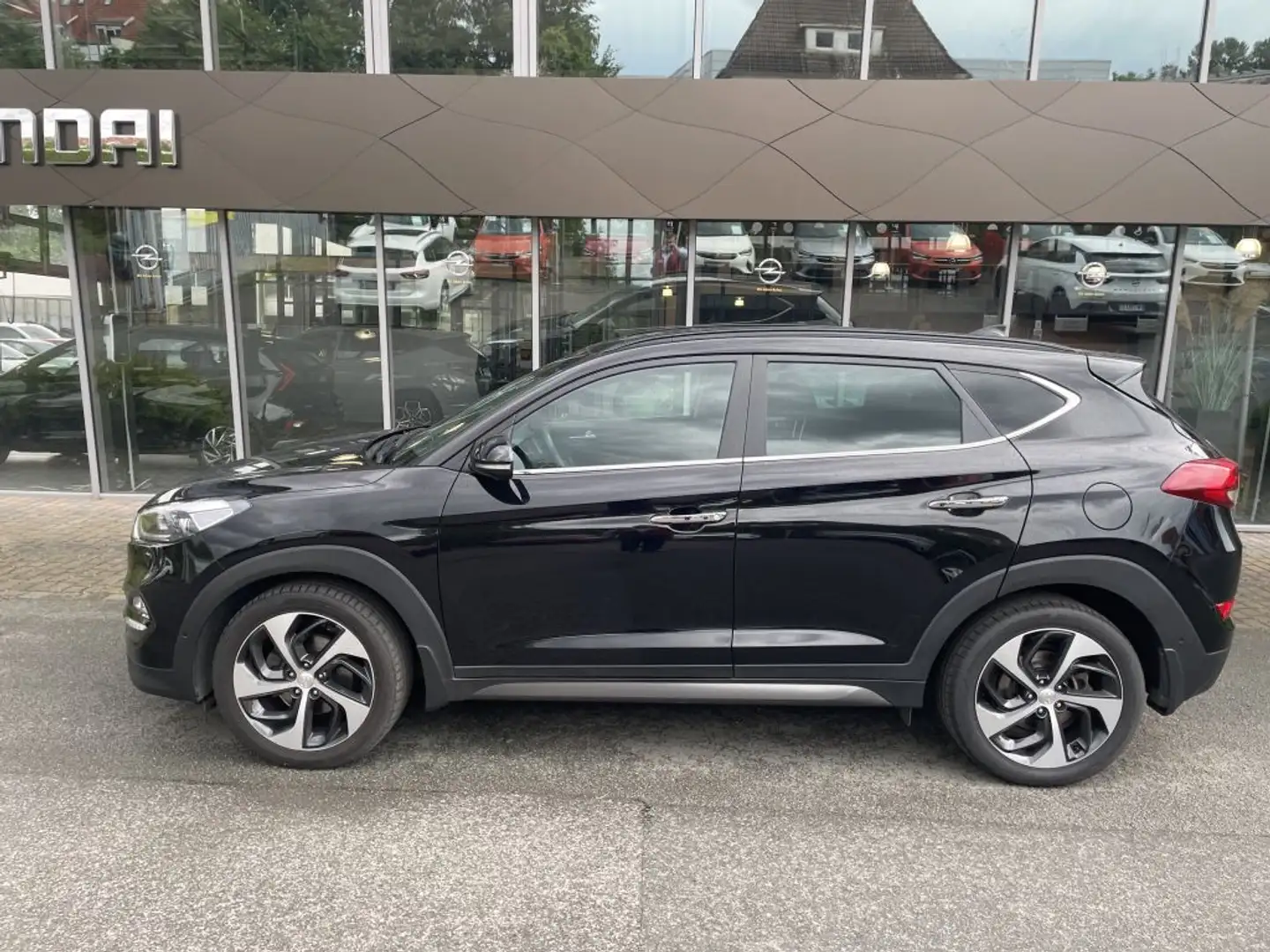 Hyundai TUCSON blue 1.7 CRDi 2WD DCT Premium Zwart - 2