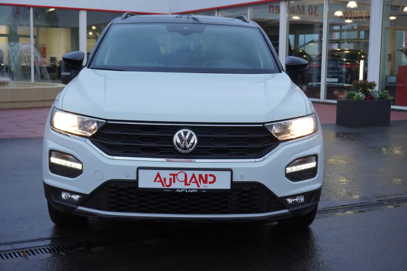 Volkswagen T-Roc 1.5 TSI Sport Panorama ACC Navi Kamera Weiß - 2