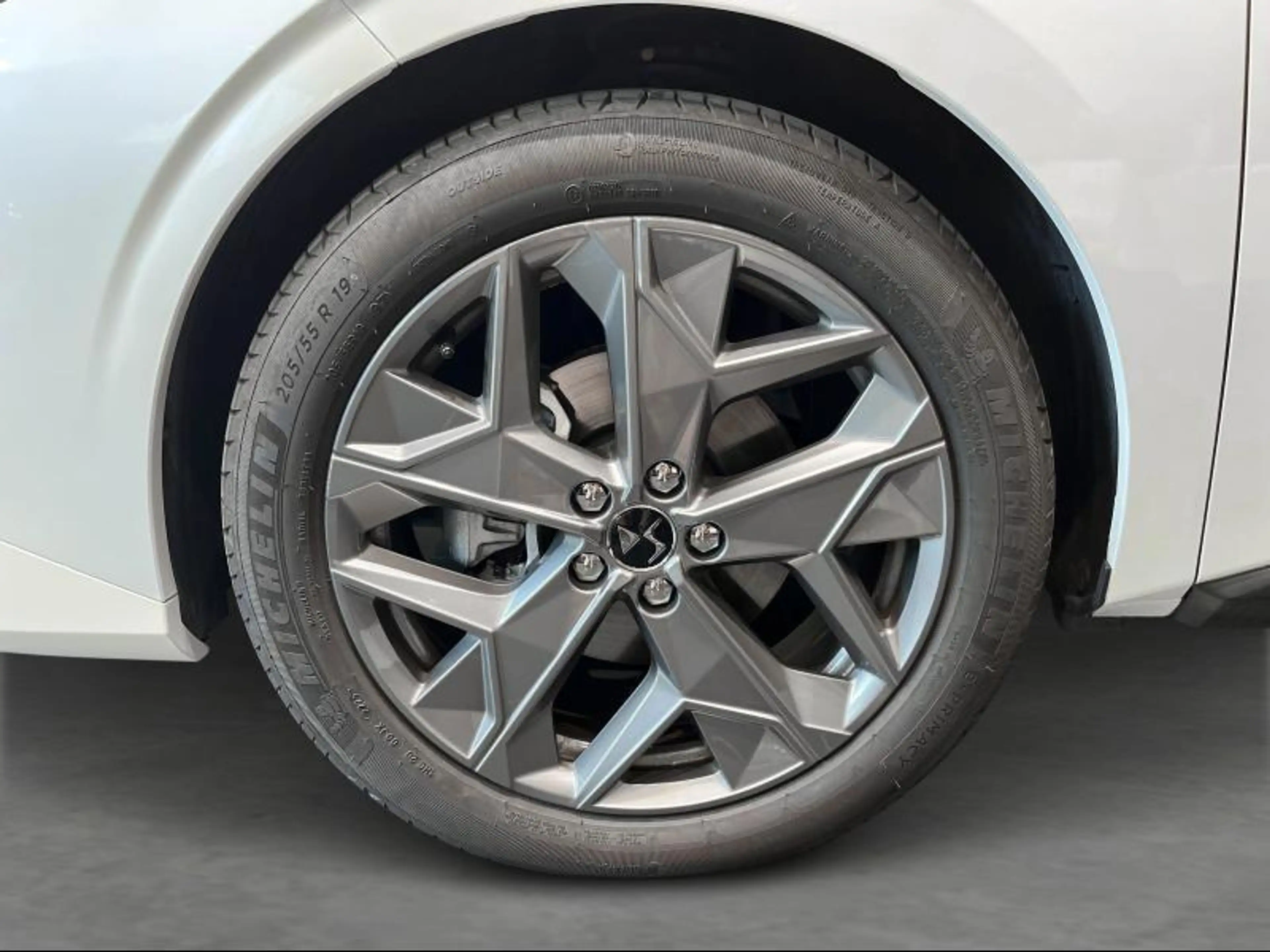 DS Automobiles DS 4 Hybrid Pallas — photo 7