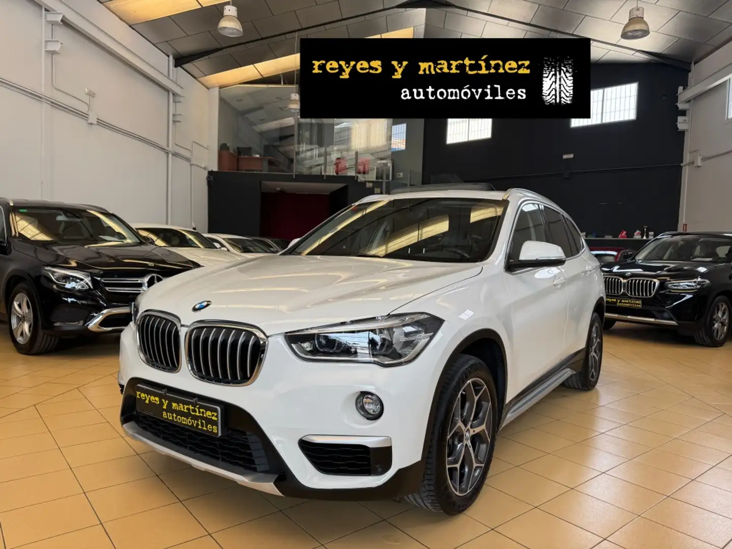 BMW X1 xDrive 18dA Blanc - 1