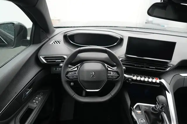 Peugeot 3008 view 4