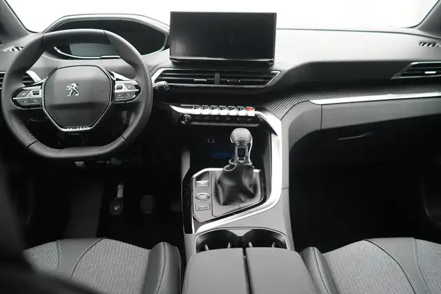 Peugeot 3008 view 3