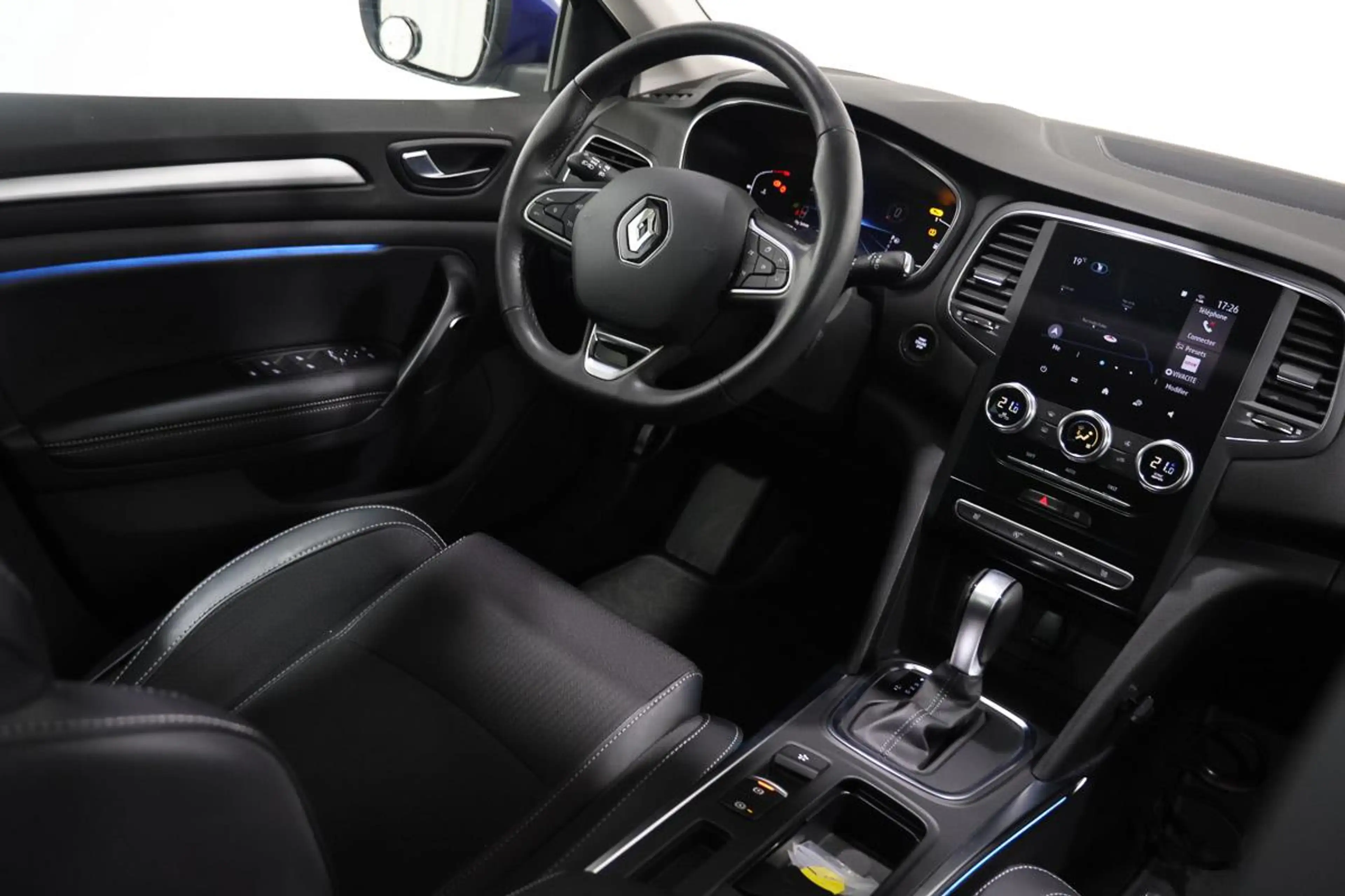 Renault Megane 1.3 TCE 140 - EDC PANO - LED - JA - CARPLAY - R... — photo 13
