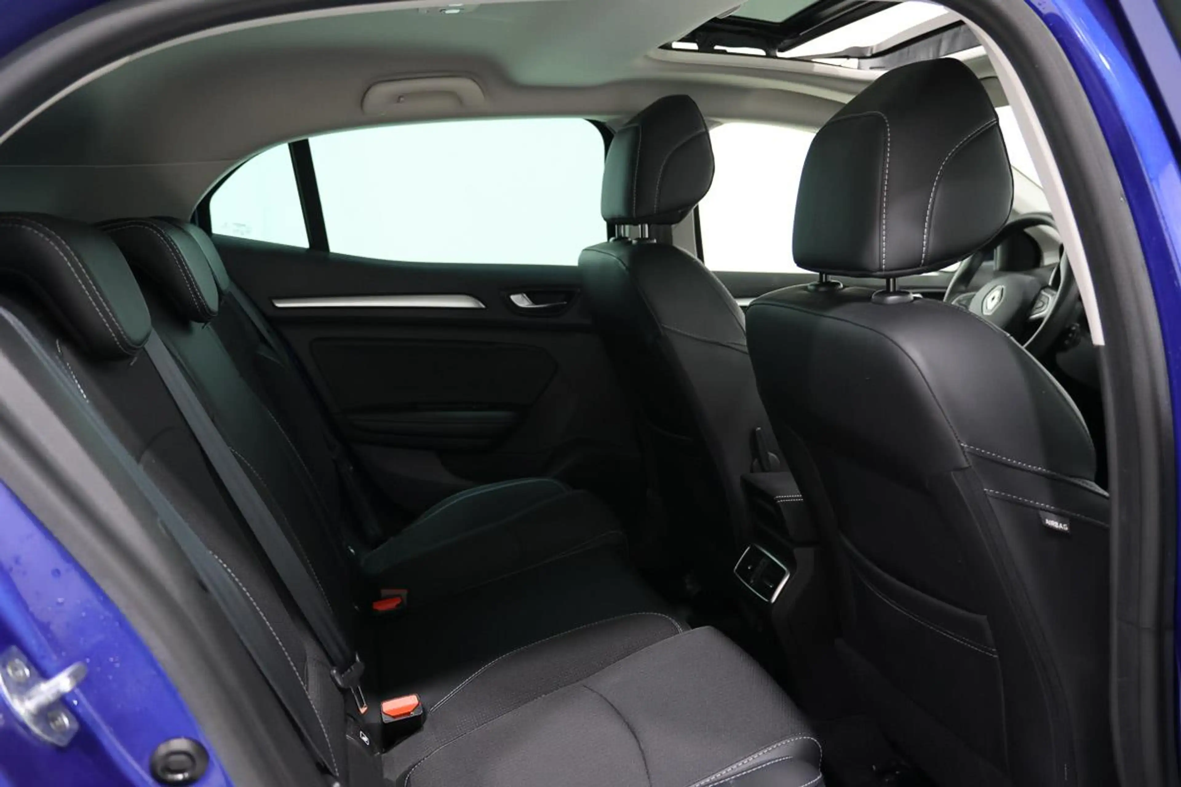 Renault Megane 1.3 TCE 140 - EDC PANO - LED - JA - CARPLAY - R... — photo 12