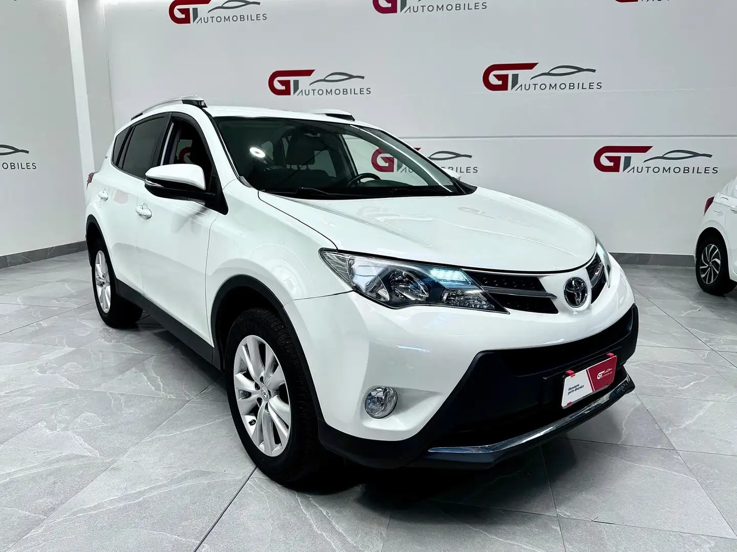 Toyota RAV 4 Rav4 2.2 Lounge 4wd 150cv auto 20° ANNIVERSARIO Bianco - 1