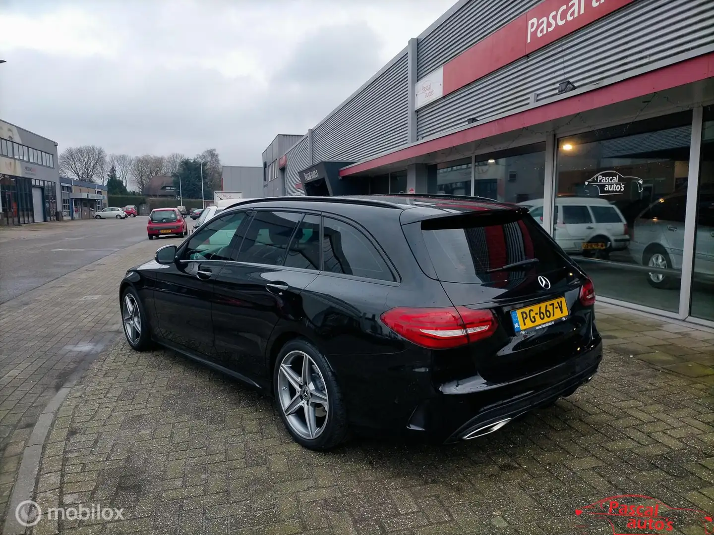 Mercedes-Benz C 180 Estate AMG Sport Edition Zwart - 2