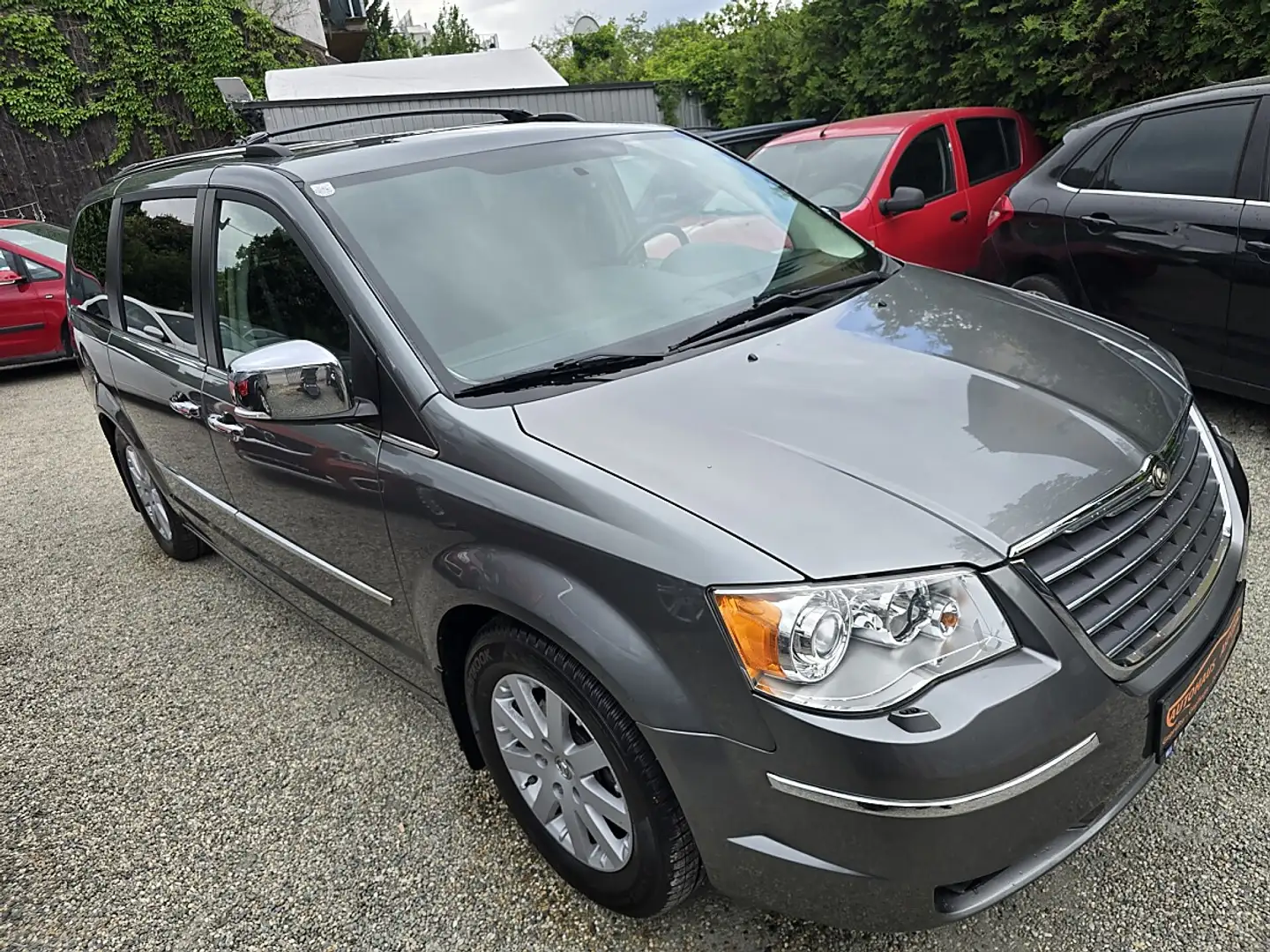 Chrysler Voyager Grand Voyager Limited 2,8 CRD Aut. Grau - 1