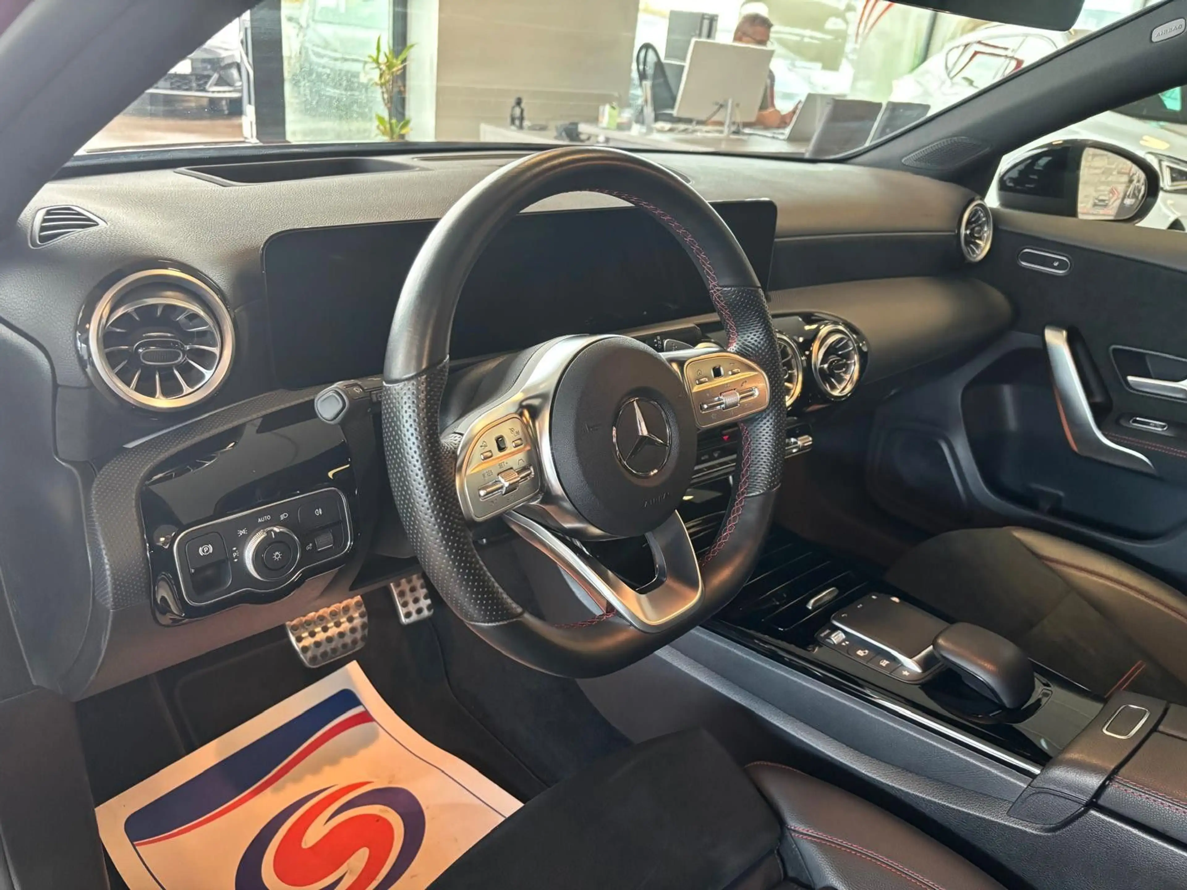Mercedes-Benz A 220 d AMG-Line *HEAD-UP*P-DACH*NUR 24.706KM* — photo 8
