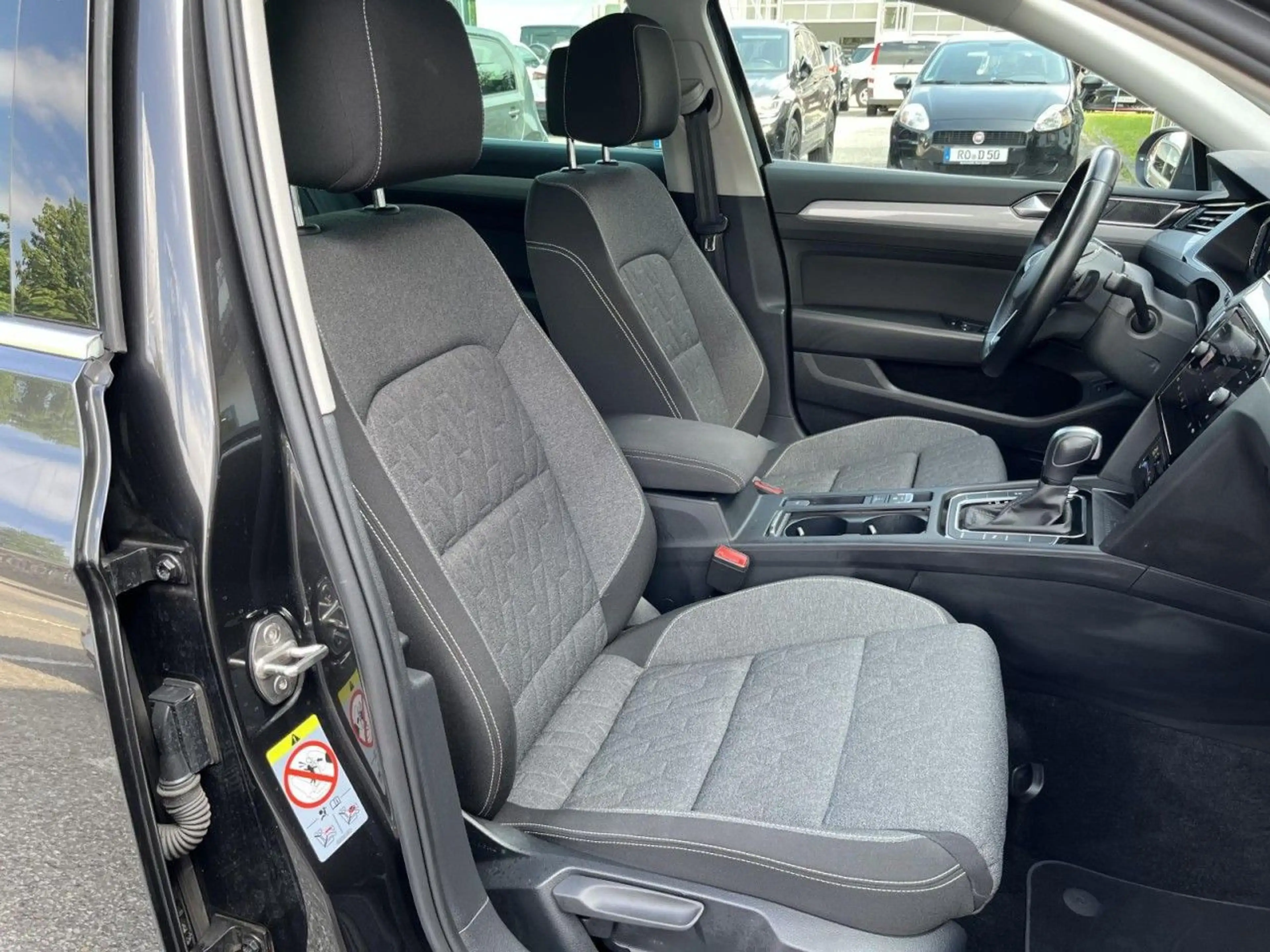 Volkswagen Passat Variant 2,0 TDI DSG Business (AHK+Navi+Re — photo 10