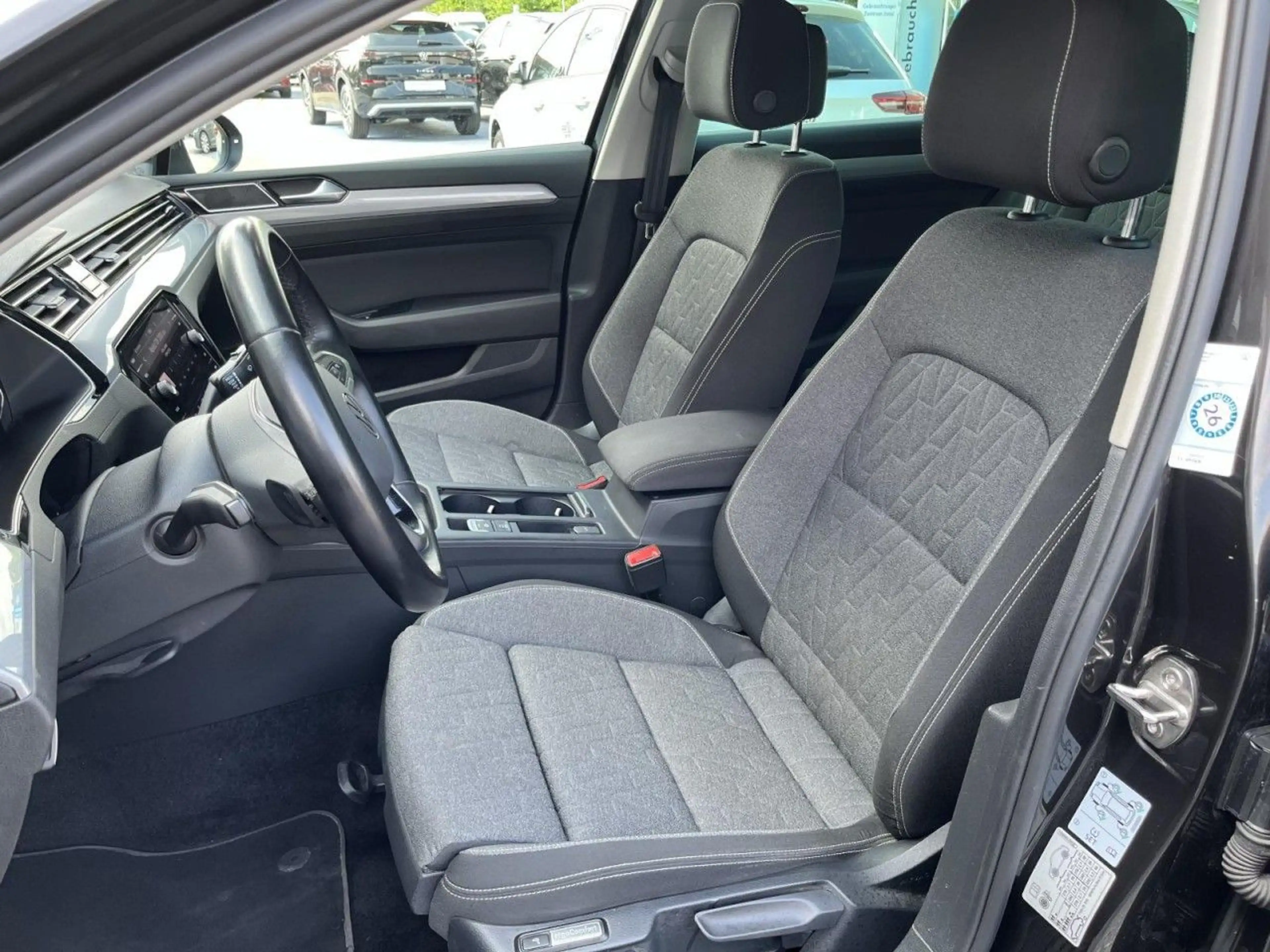Volkswagen Passat Variant 2,0 TDI DSG Business (AHK+Navi+Re — photo 9