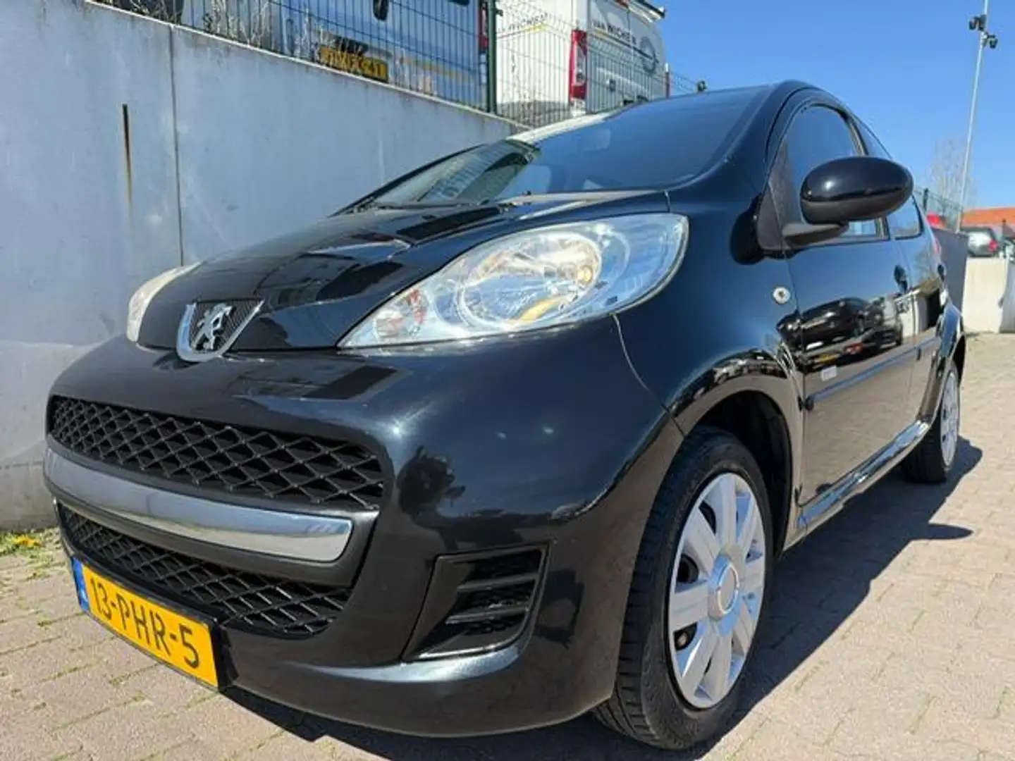 Peugeot 107 1.0-12V Millesim 200/AIRCO/APK 02-2026/84034 KM NA Zwart - 2