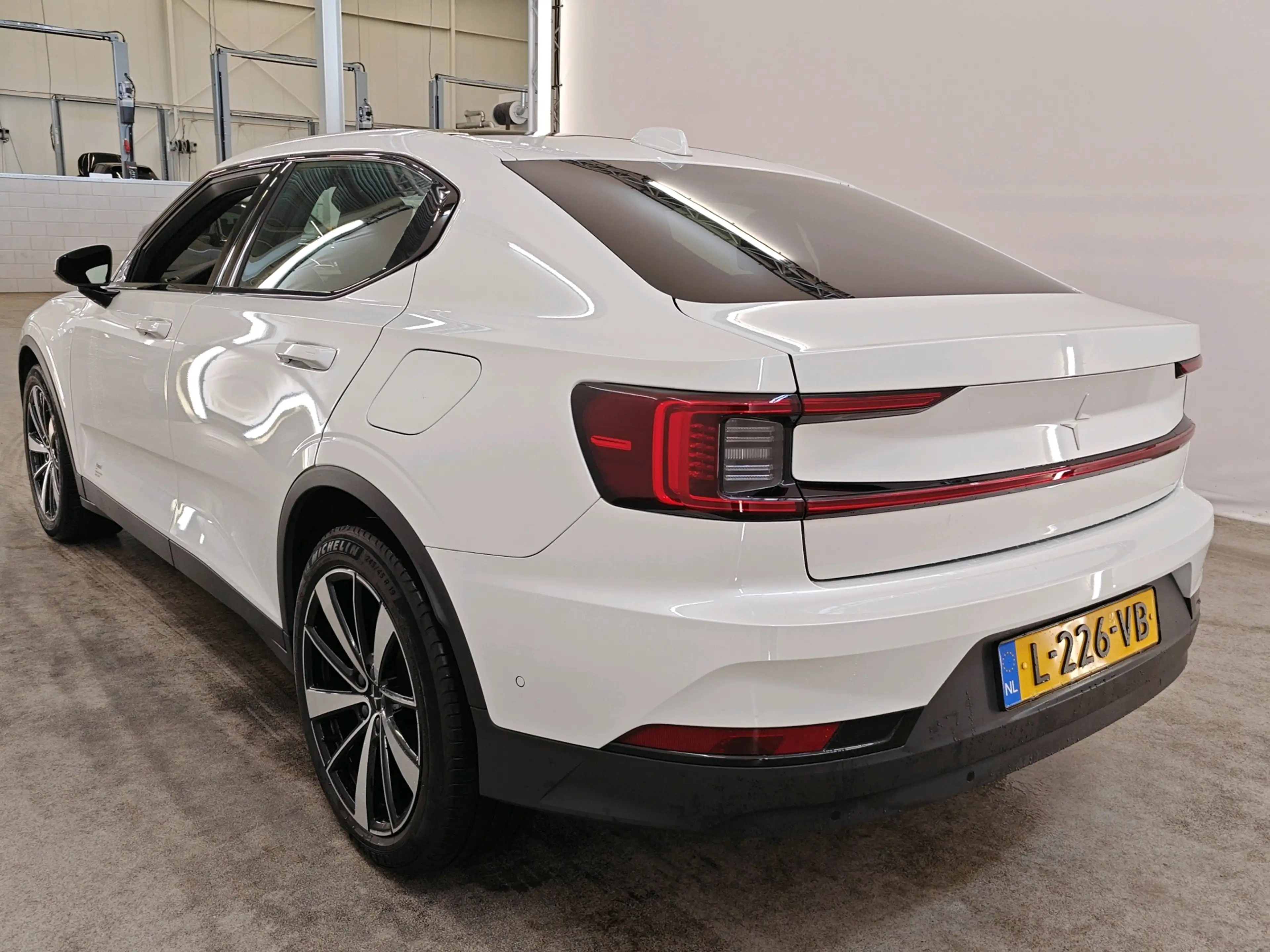 Polestar 2 78kWh 408pk Long Range Dual Motor Launch Edition | — photo 2