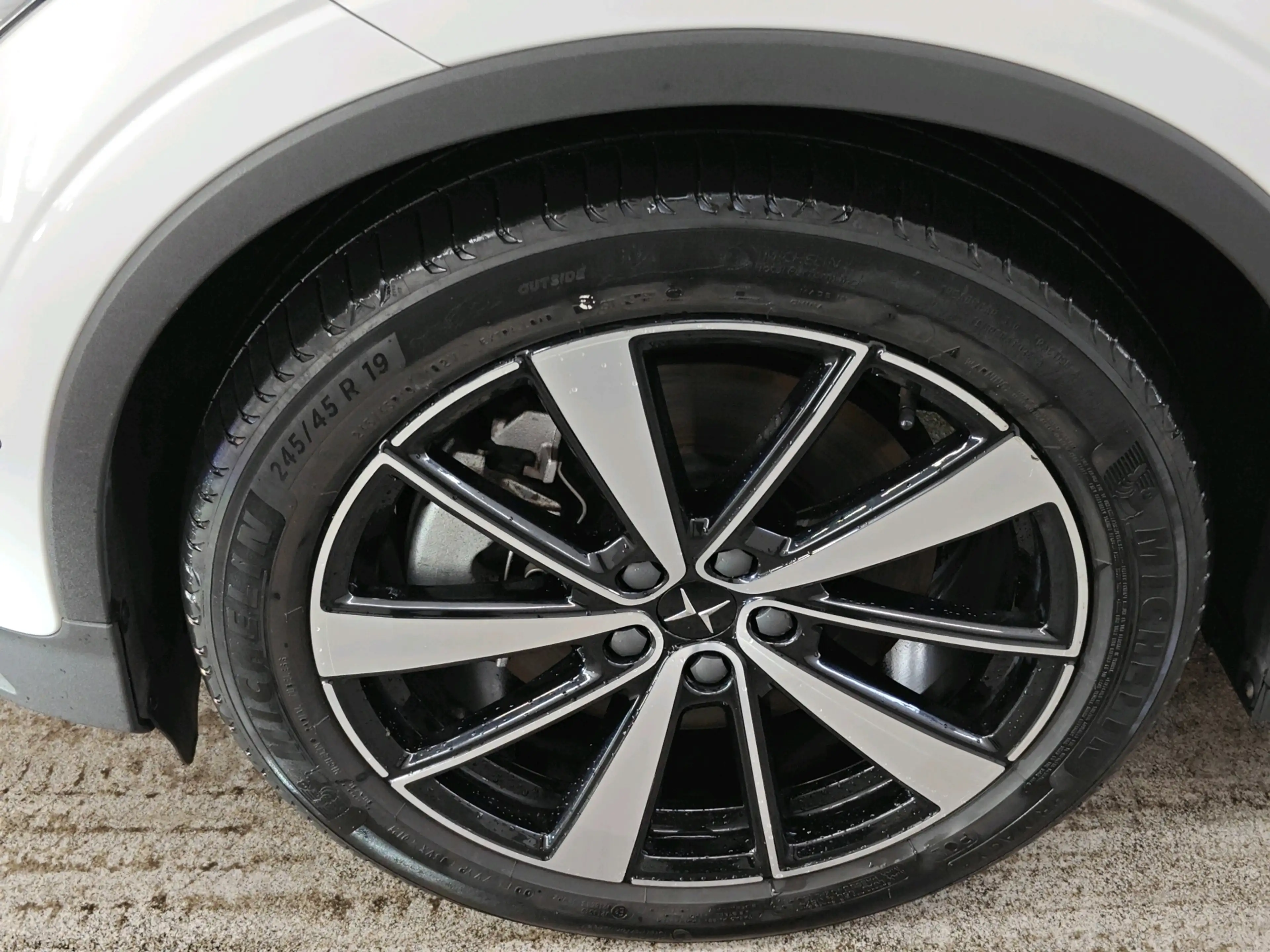 Polestar 2 78kWh 408pk Long Range Dual Motor Launch Edition | — photo 23