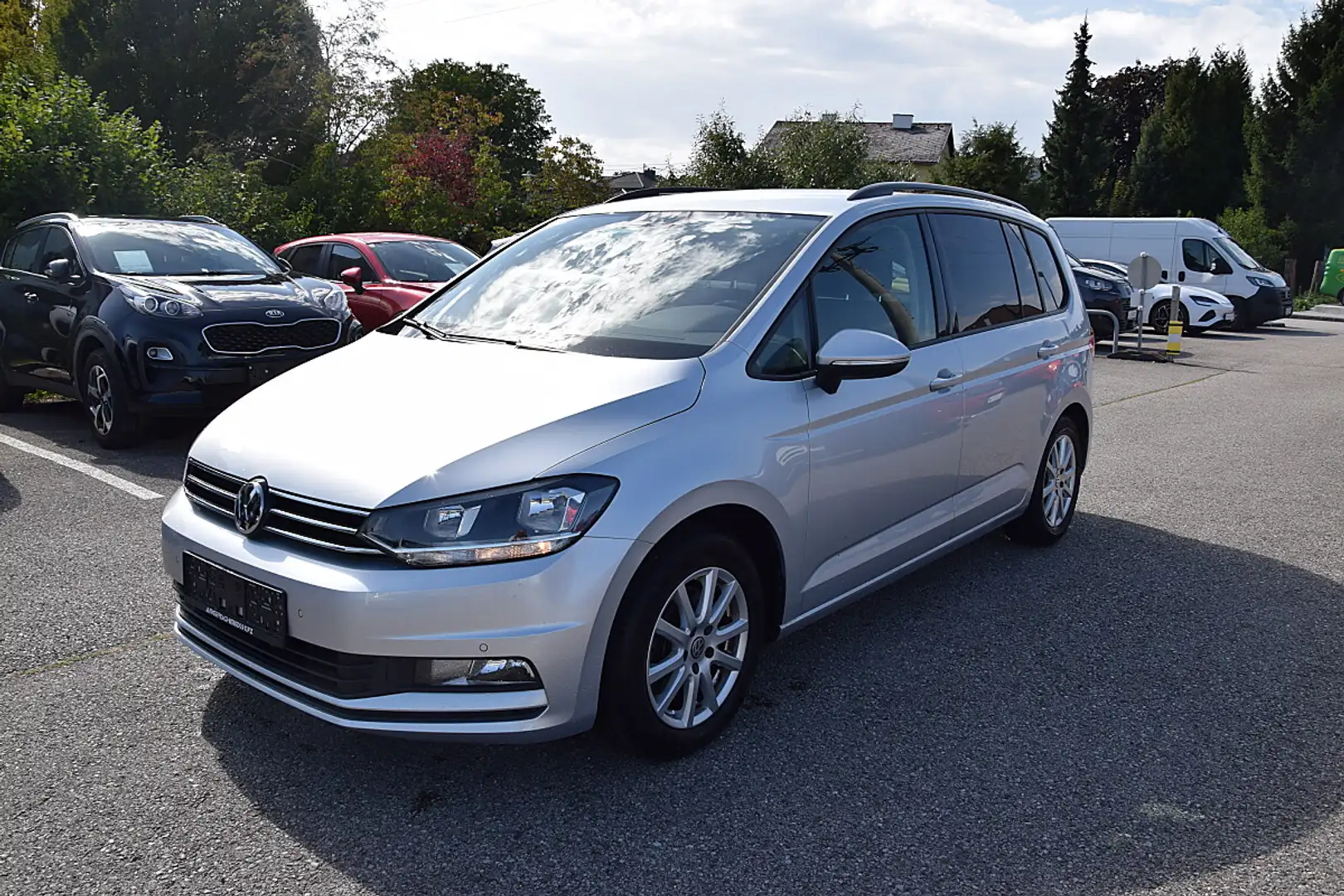 Volkswagen Touran 1.6 TDI DSG Comfortline*AHK*8-fach bereift Silber - 1