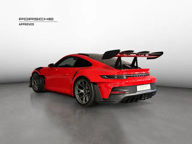 Porsche 911 view 3