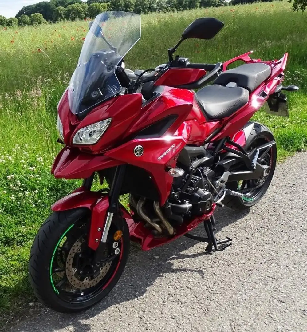 Yamaha Tracer 900 crvena - 2