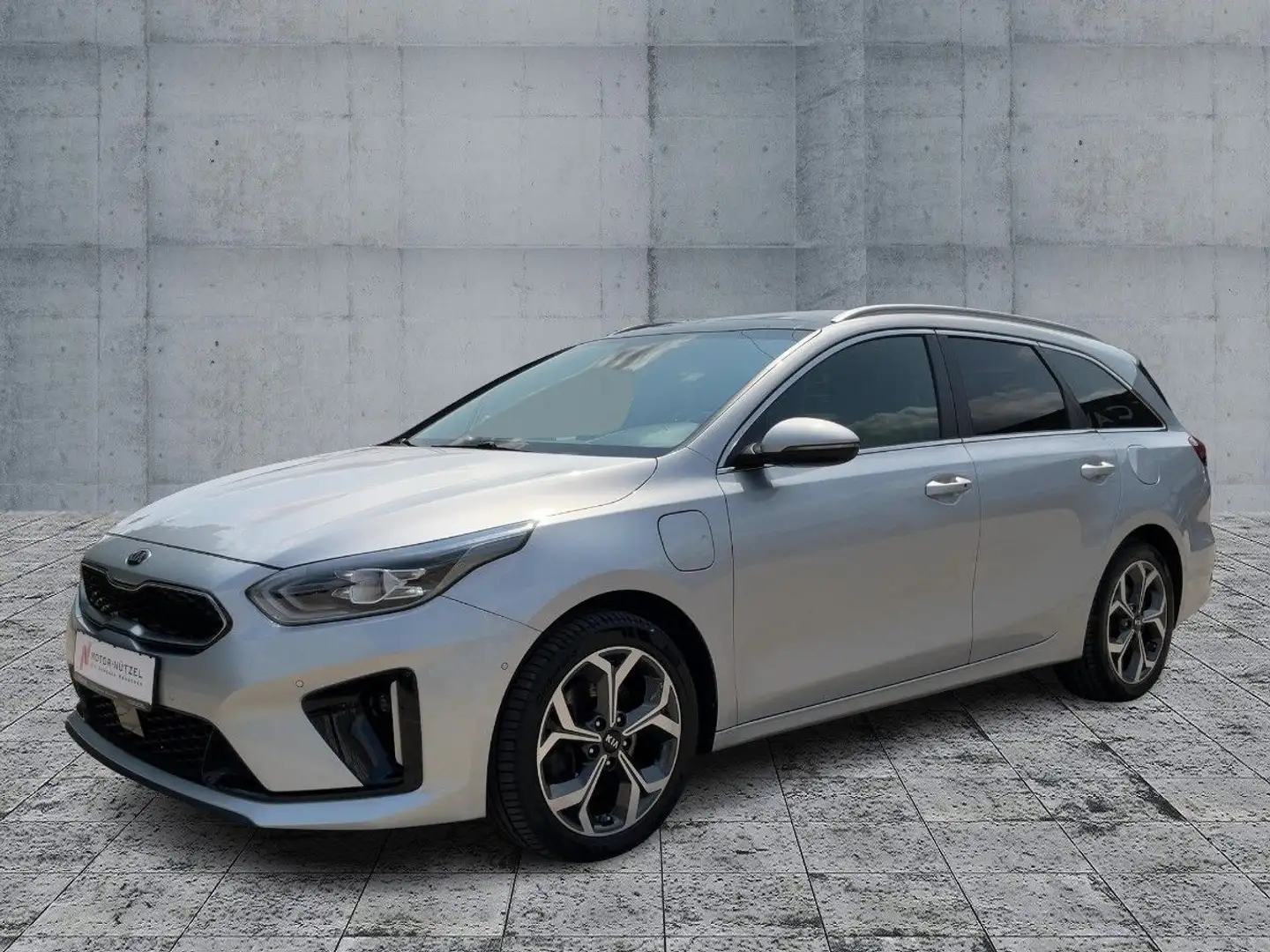 Kia Ceed SW / cee'd SW Ceed SW 1.6 GDI PlugIn Bi-LED+NAV+JBL+KLIMASITZE Silber - 2