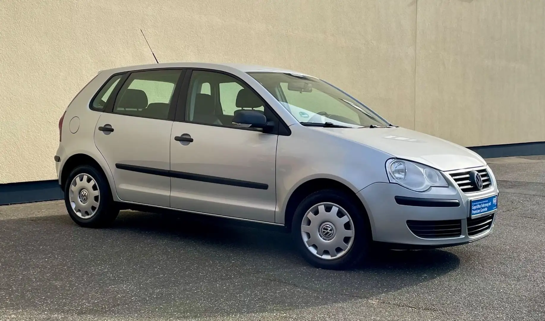 Volkswagen Polo IV Tour KLIMA TEMPO PDC 1.HD TÜV NEU Plateado - 1