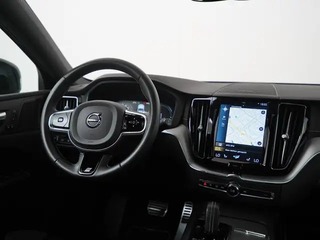 Volvo XC60 view 6