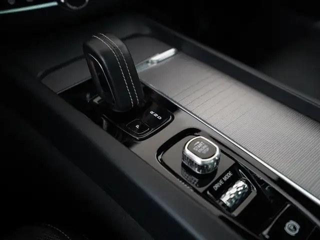 Volvo XC60 view 11