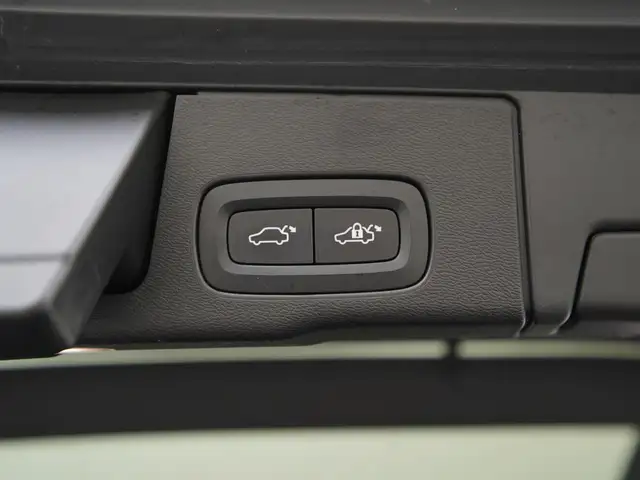 Volvo XC60 view 28