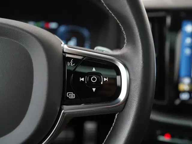 Volvo XC60 view 10