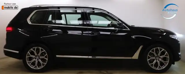 BMW X7 view 7