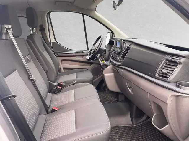 Ford Transit Custom view 3
