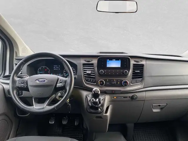 Ford Transit Custom view 4