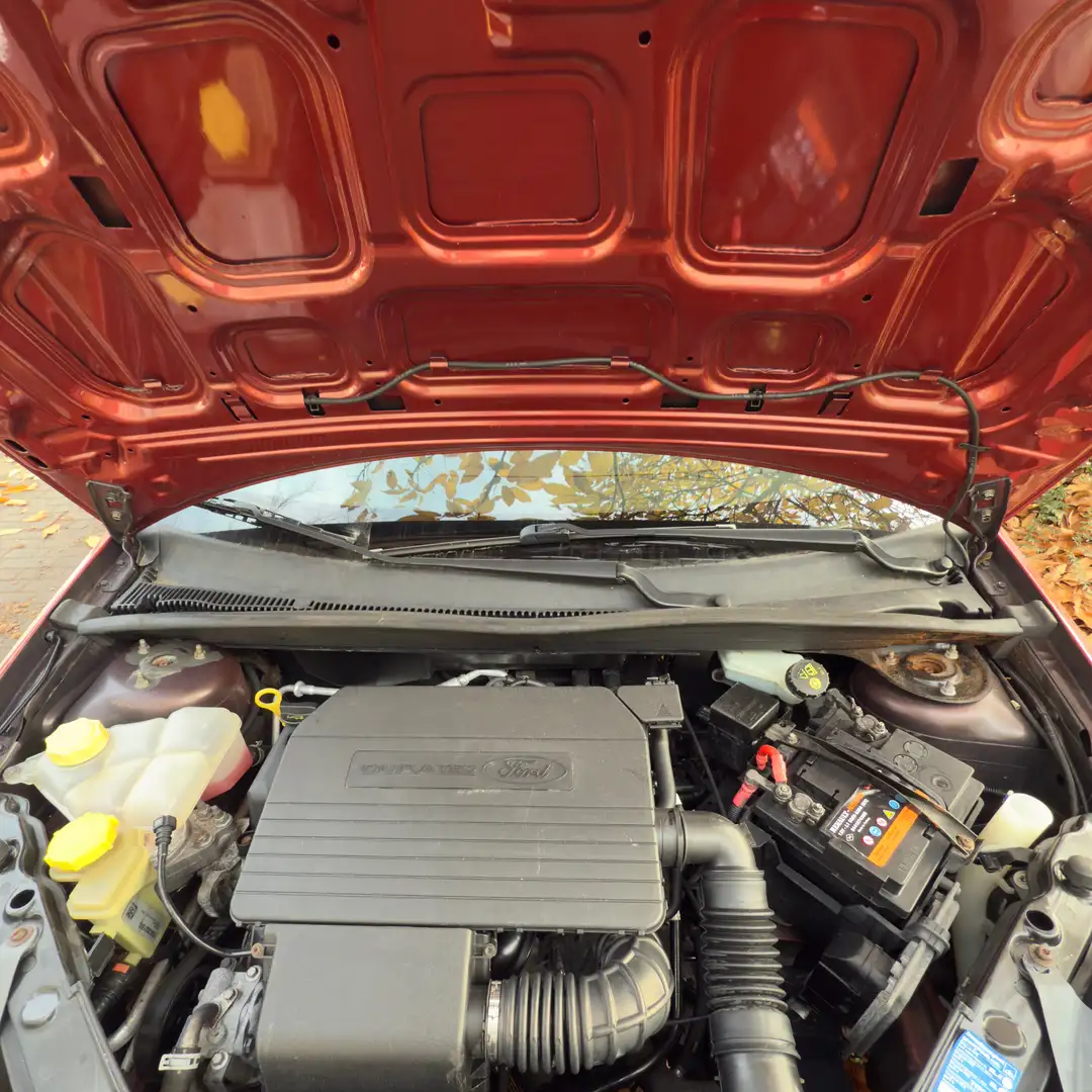 Ford Fiesta Fiesta Trend 1,1 Start/Stop Trend Червоний - 2