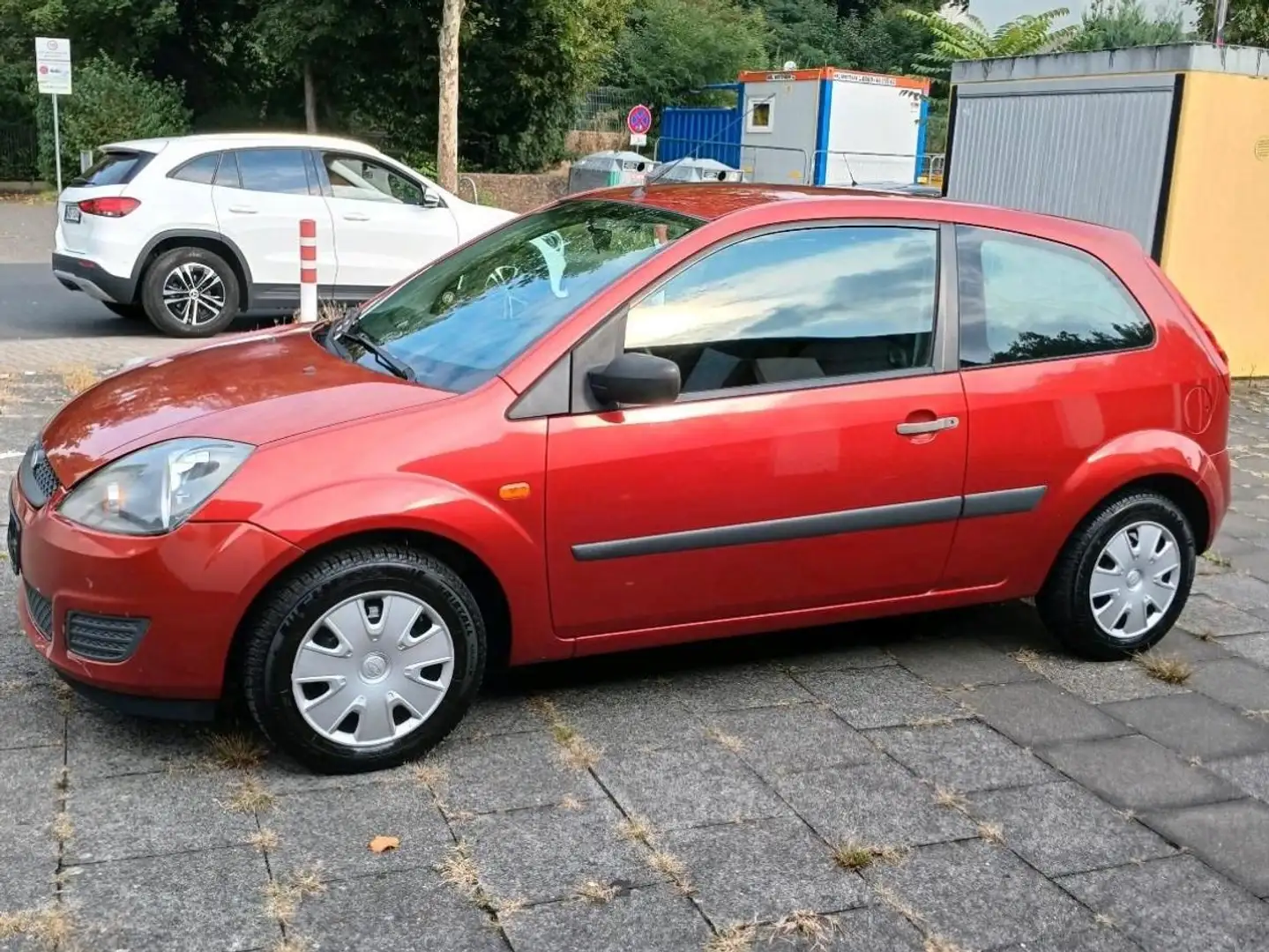 Ford Fiesta Fiesta Trend 1,1 Start/Stop Trend Червоний - 1