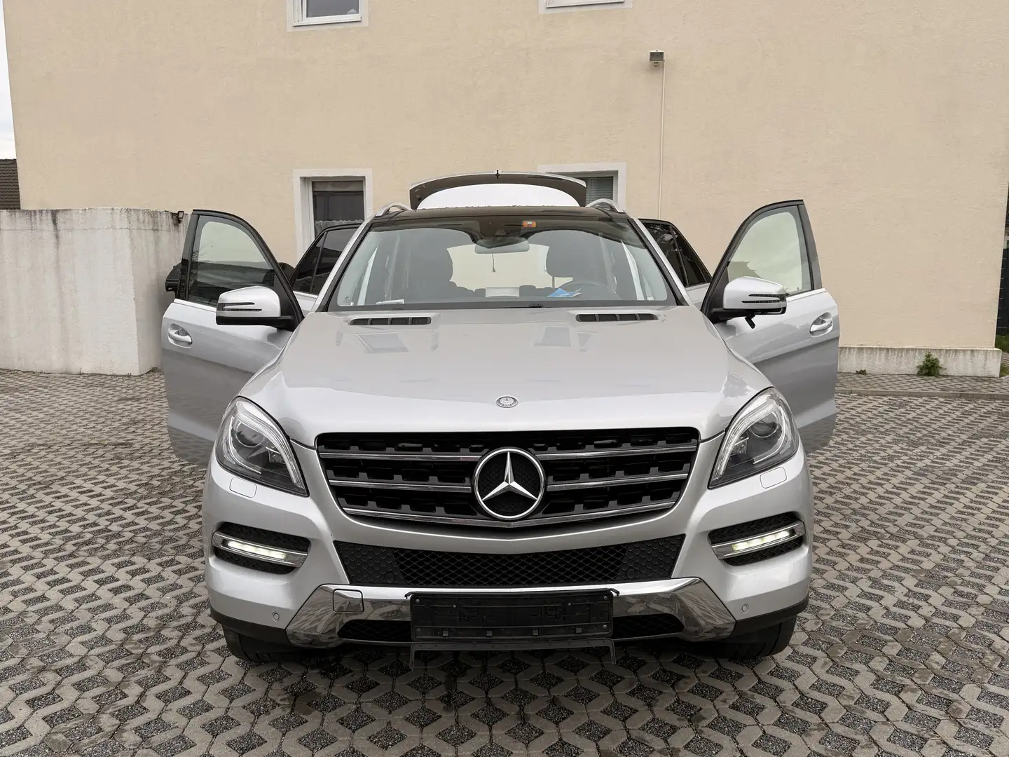 Mercedes-Benz ML 250 BlueTEC 4MATIC Luftfederung verliert Luft ! - 1