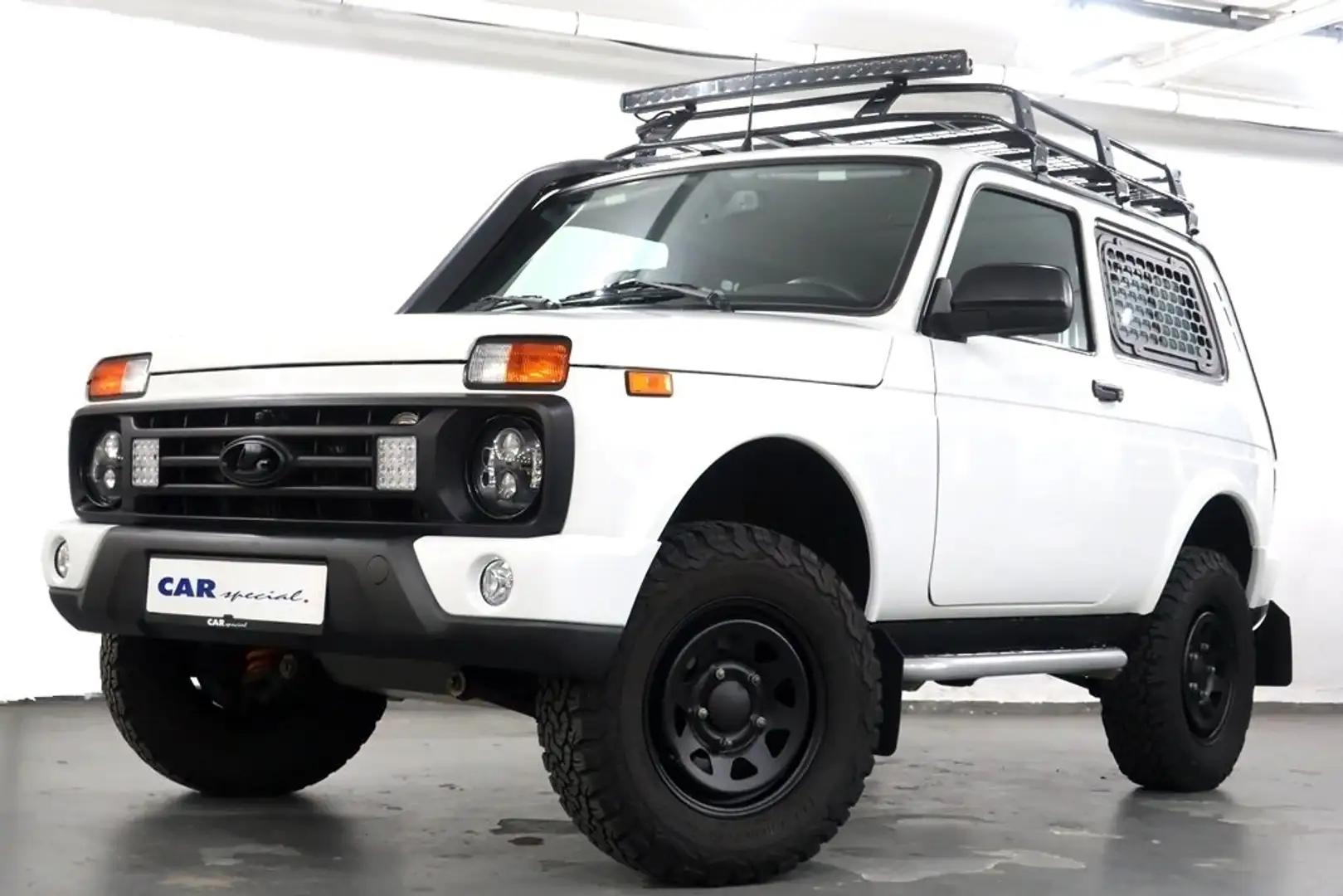 Lada Taiga Taiga Niva Urban Plus Sonderumbau 52.627 € LPG Alb - 1